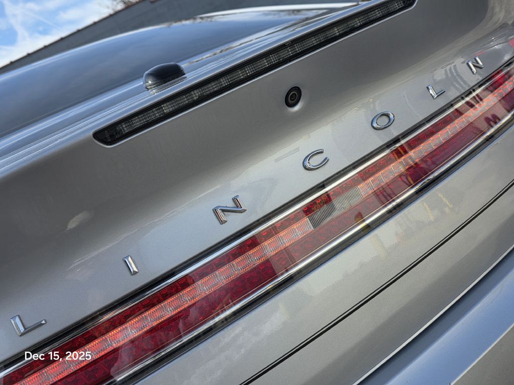 2013 Lincoln MKZ Image 16