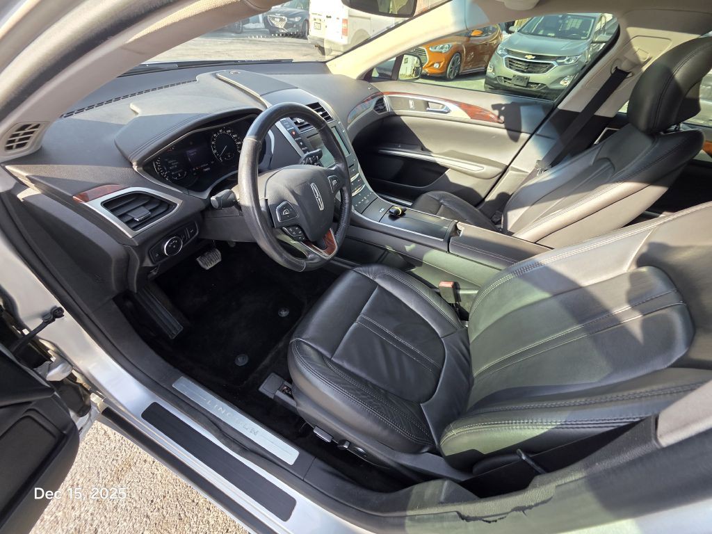 2013 Lincoln MKZ Image 18