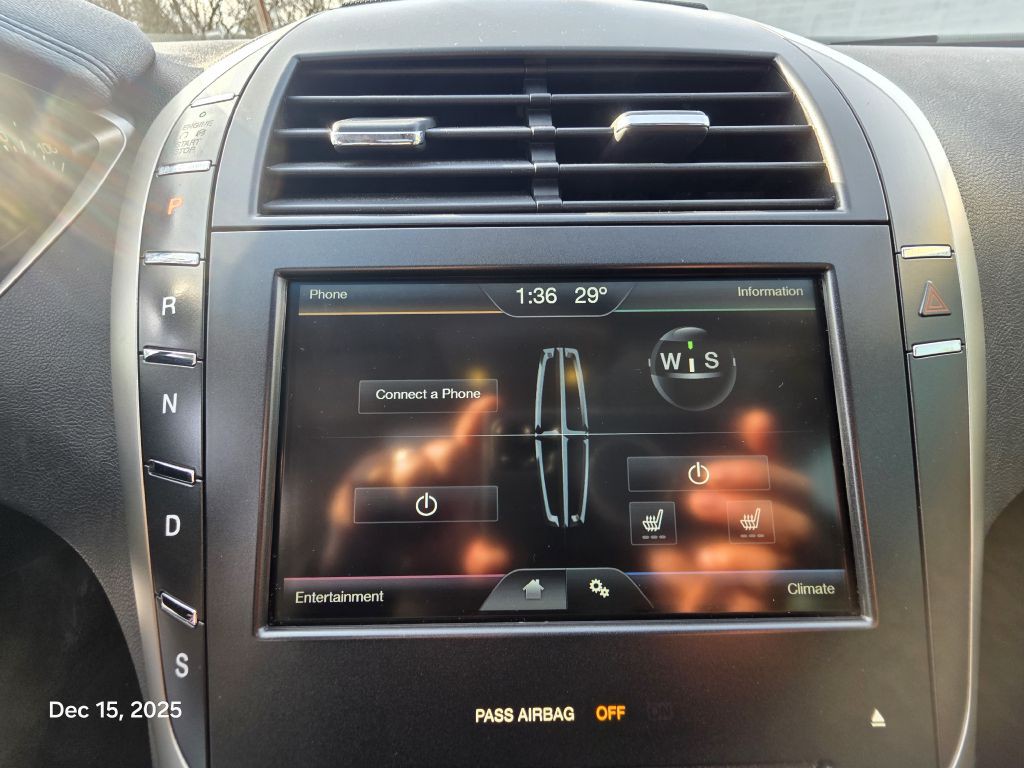 2013 Lincoln MKZ Image 32