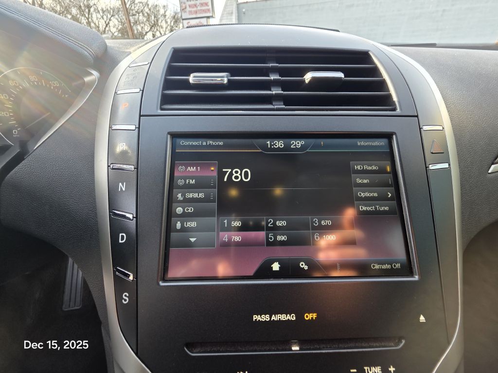 2013 Lincoln MKZ Image 33