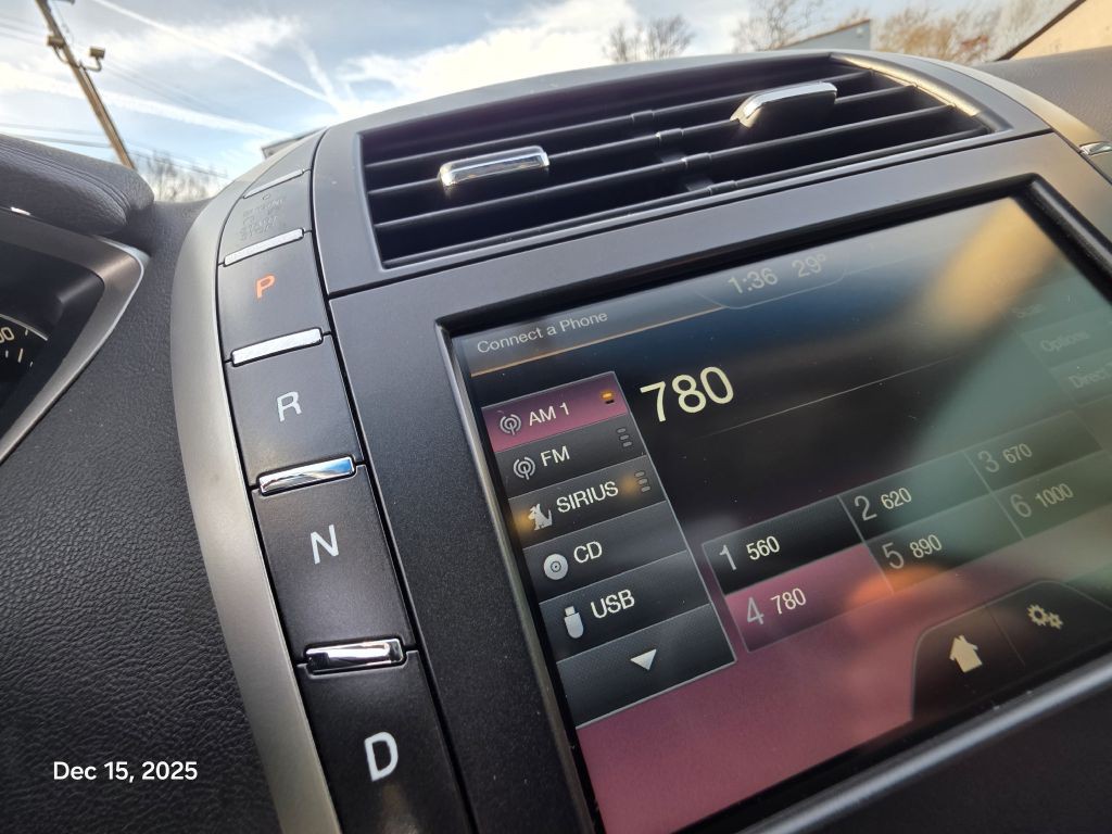 2013 Lincoln MKZ Image 34