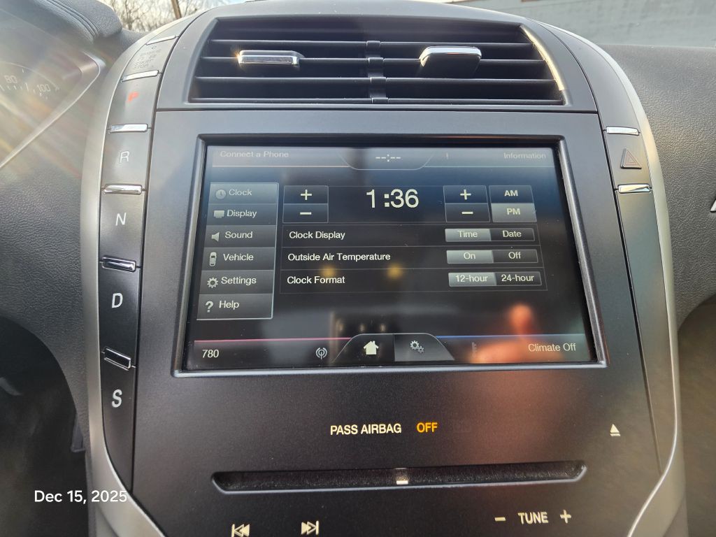 2013 Lincoln MKZ Image 36