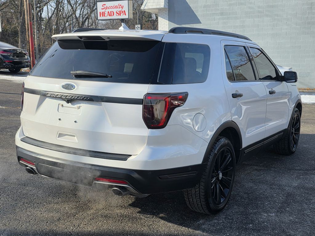 2018 Ford Explorer Image 8