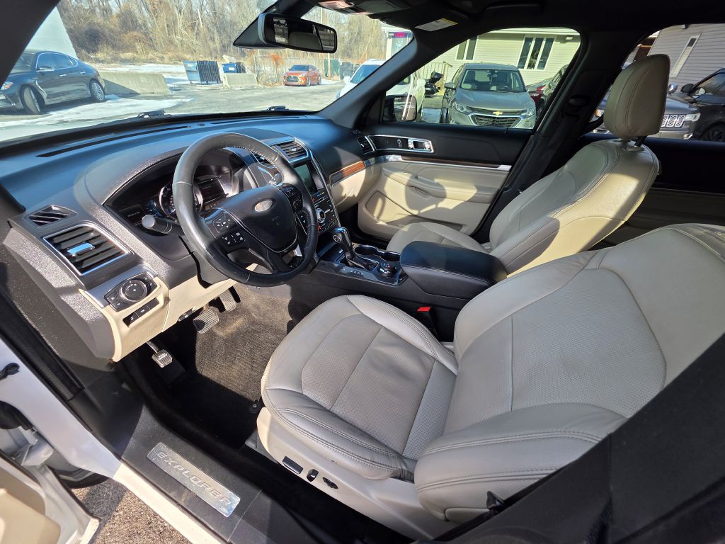2018 Ford Explorer Image 16