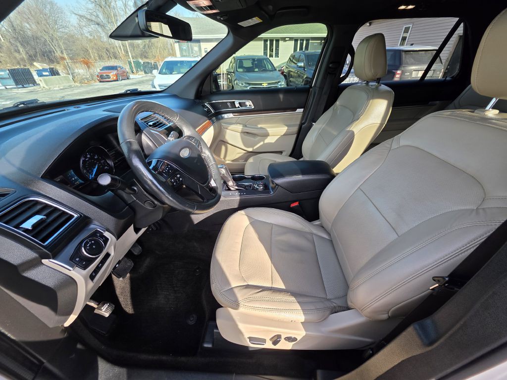 2018 Ford Explorer Image 17