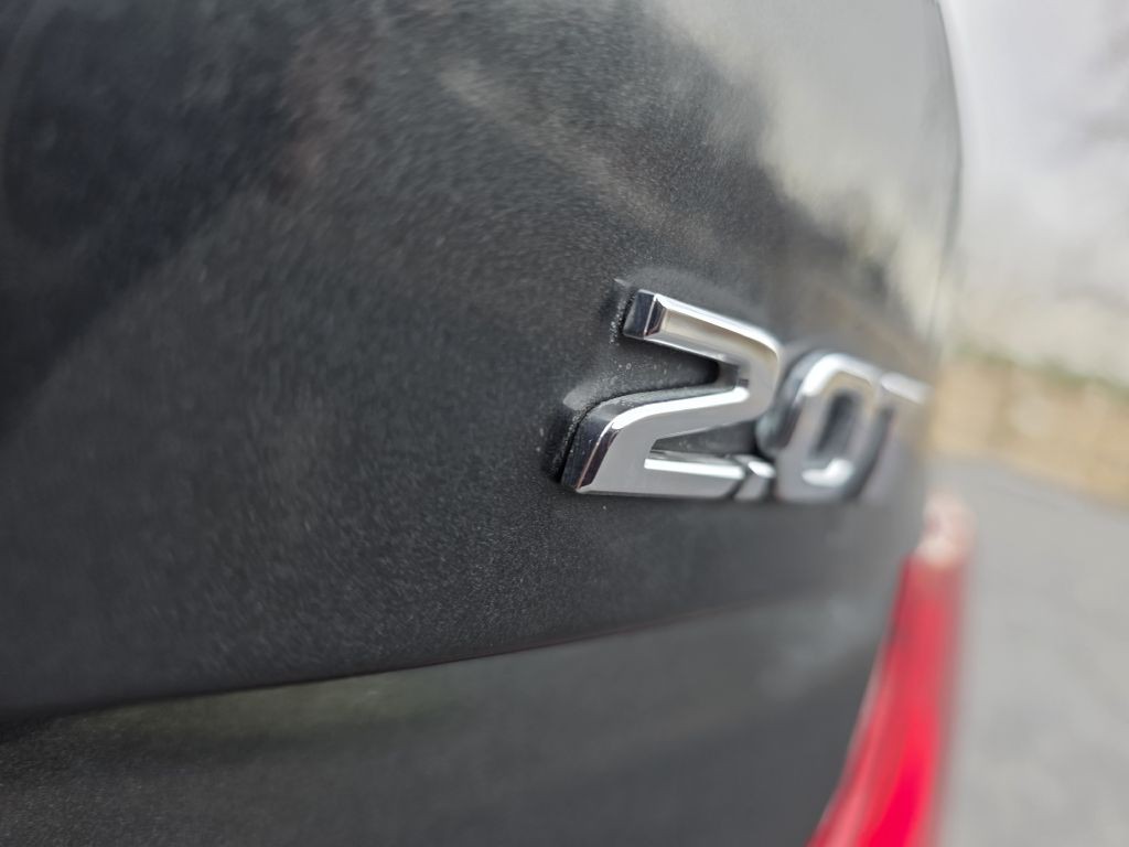 2021 Genesis G70 Image 25