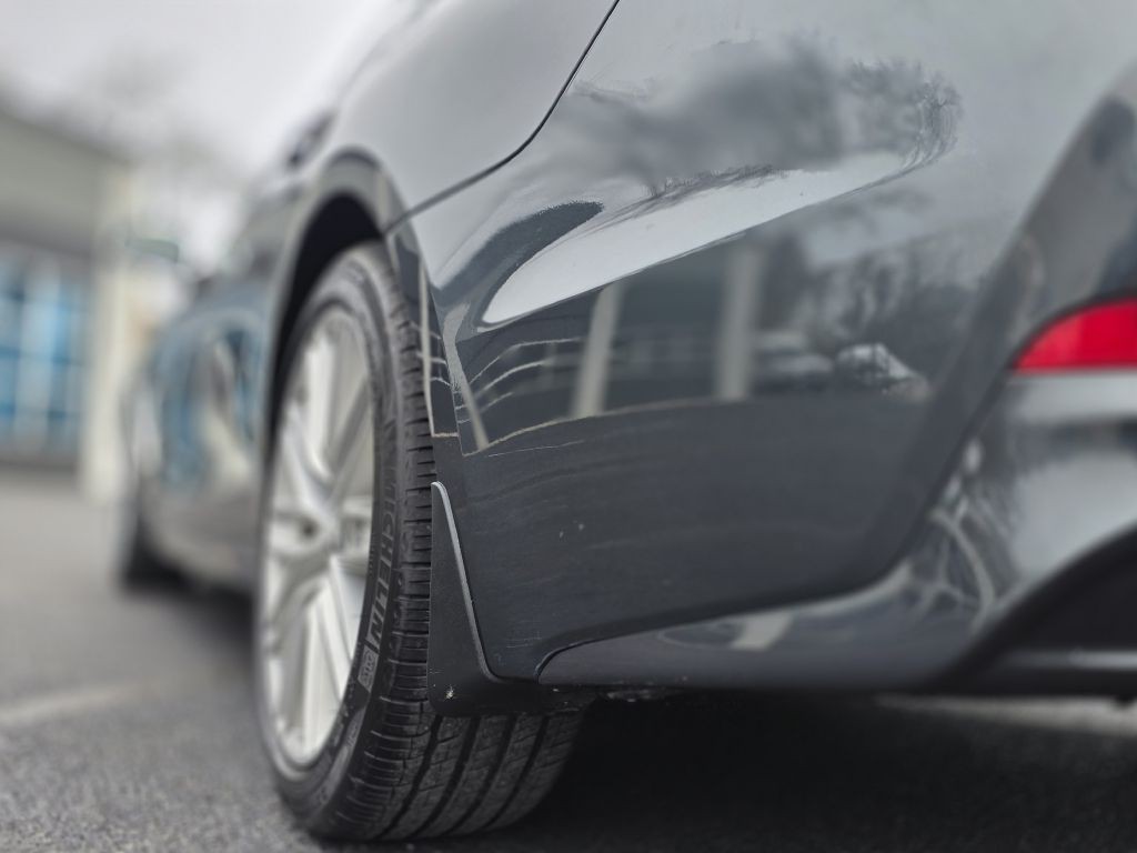 2021 Genesis G70 Image 27