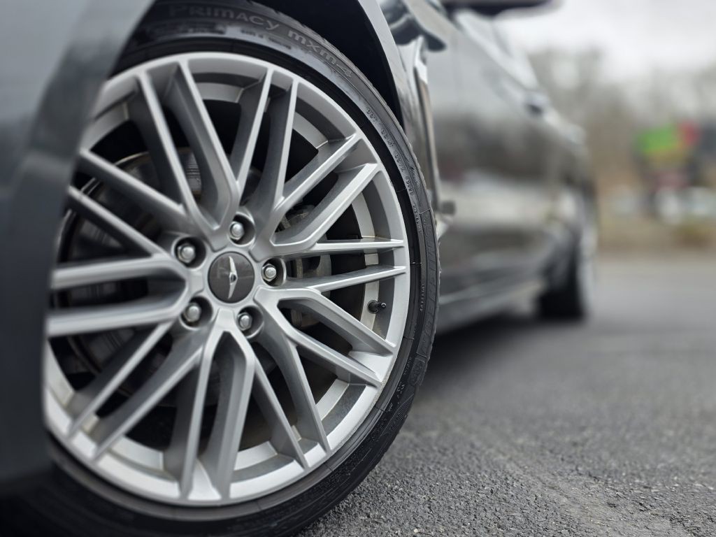 2021 Genesis G70 Image 28