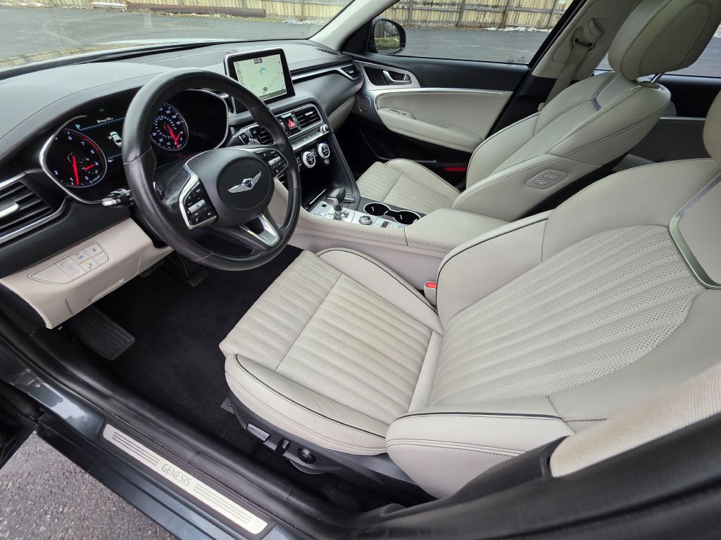 2021 Genesis G70 Image 29