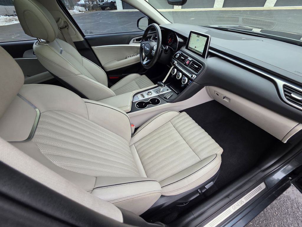 2021 Genesis G70 Image 38