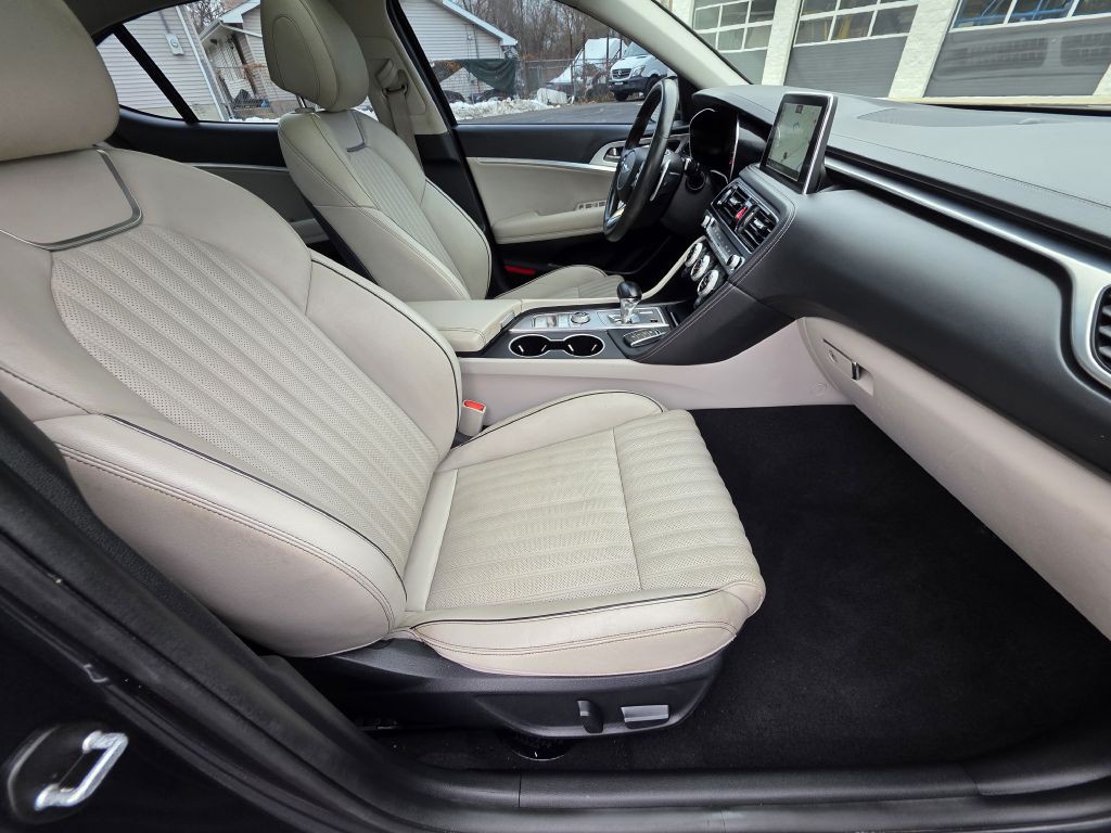 2021 Genesis G70 Image 40