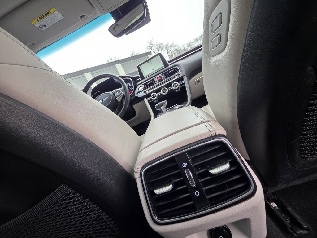 2021 Genesis G70 Image 43