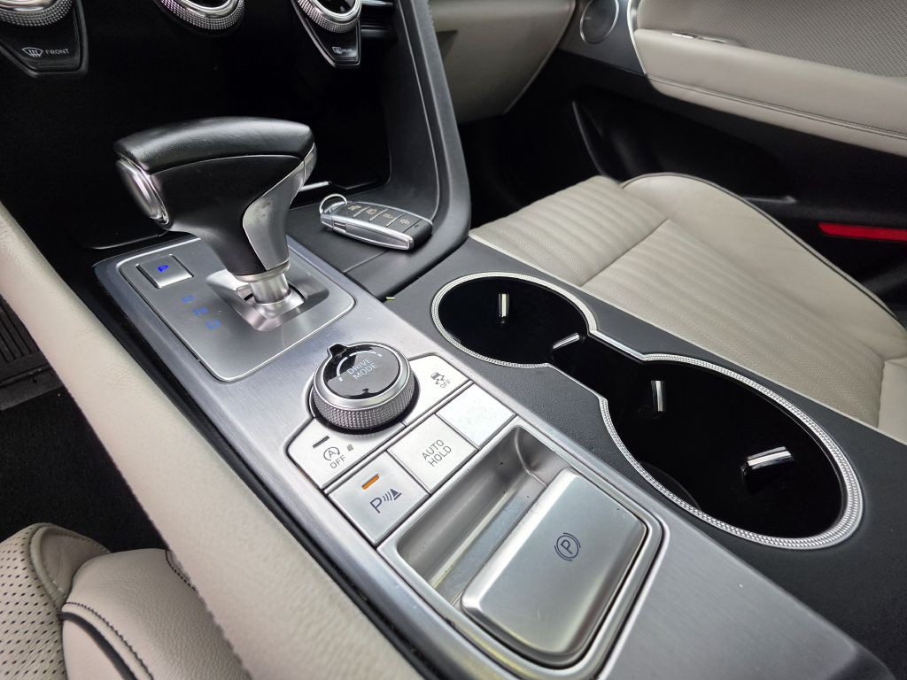 2021 Genesis G70 Image 44