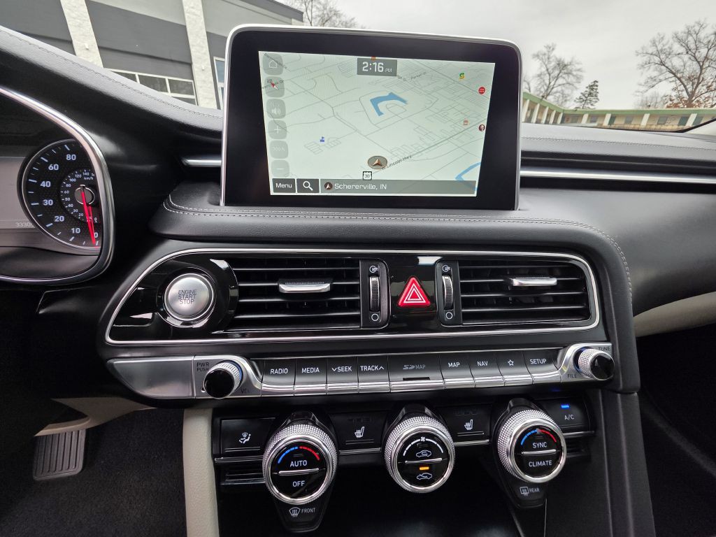 2021 Genesis G70 Image 51