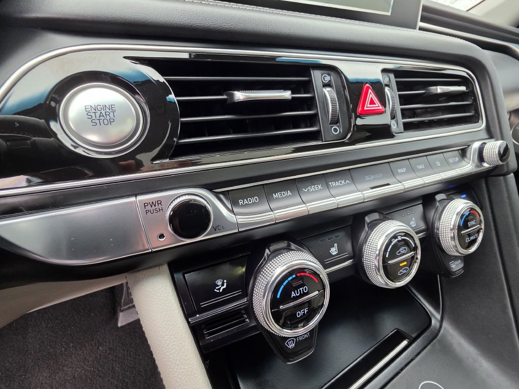 2021 Genesis G70 Image 53