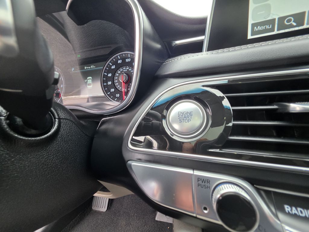 2021 Genesis G70 Image 55