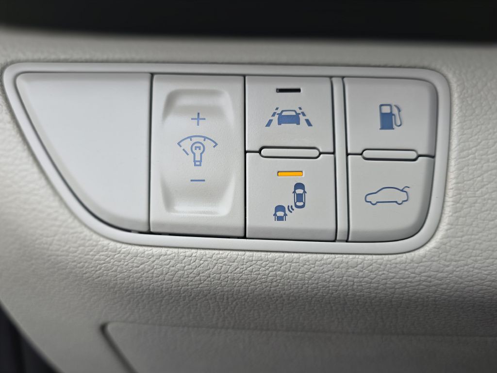 2021 Genesis G70 Image 64