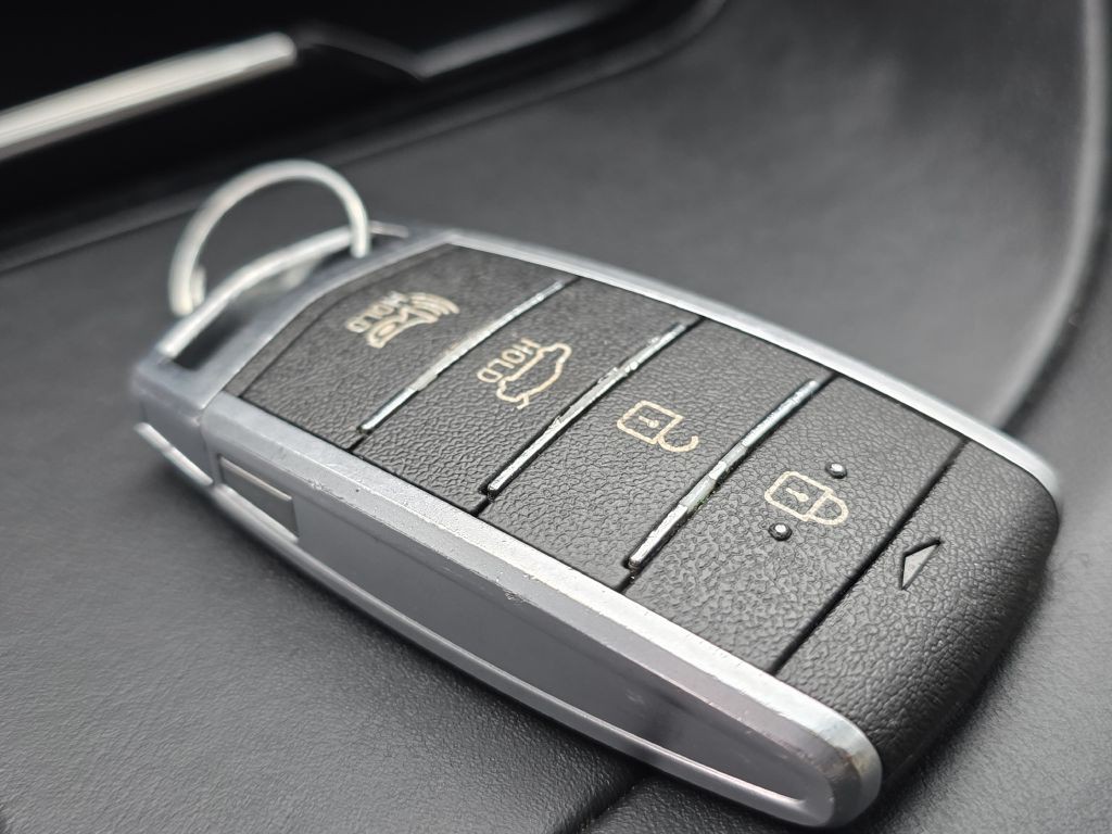 2021 Genesis G70 Image 68