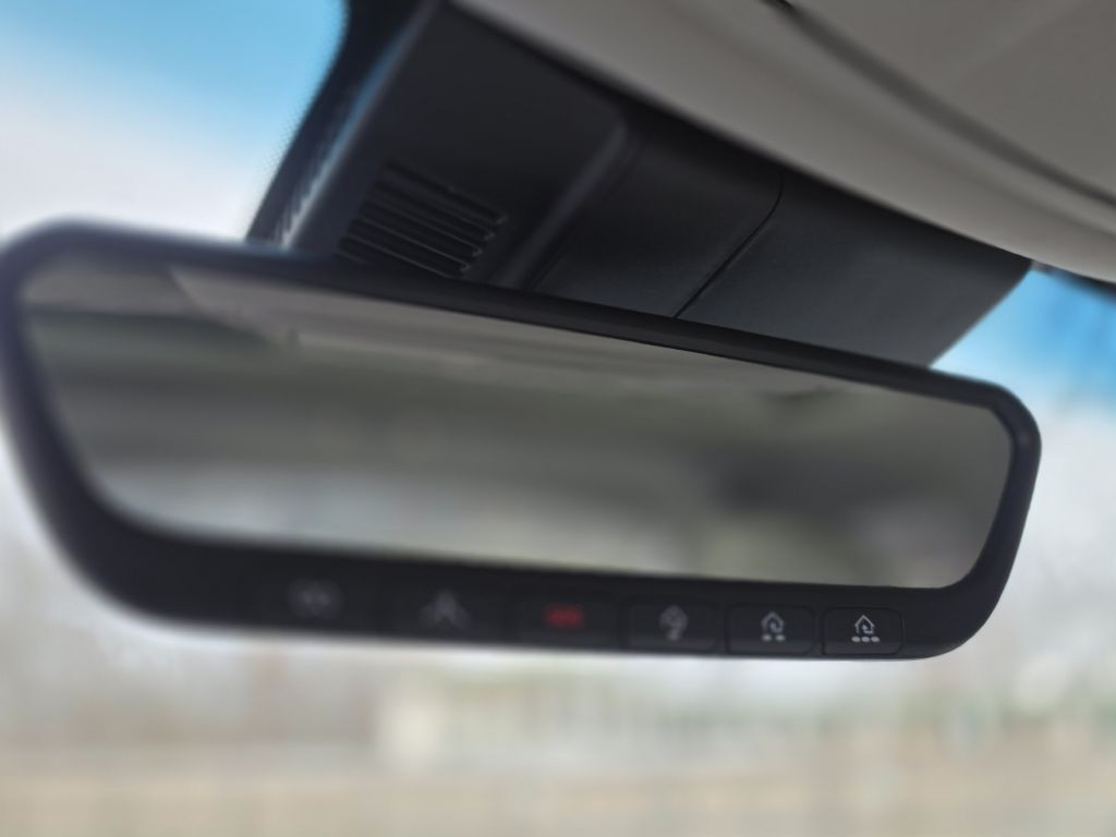 2021 Genesis G70 Image 69