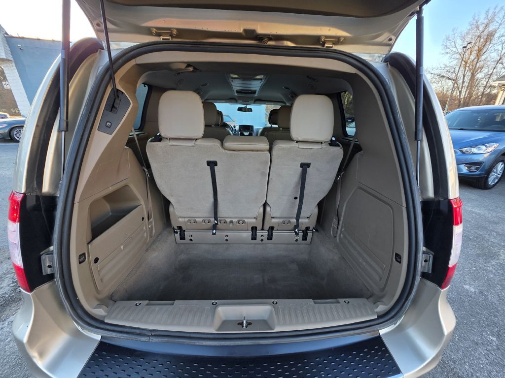 2015 Chrysler Town & Country Image 20