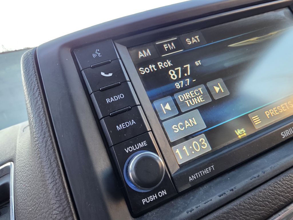 2015 Chrysler Town & Country Image 37