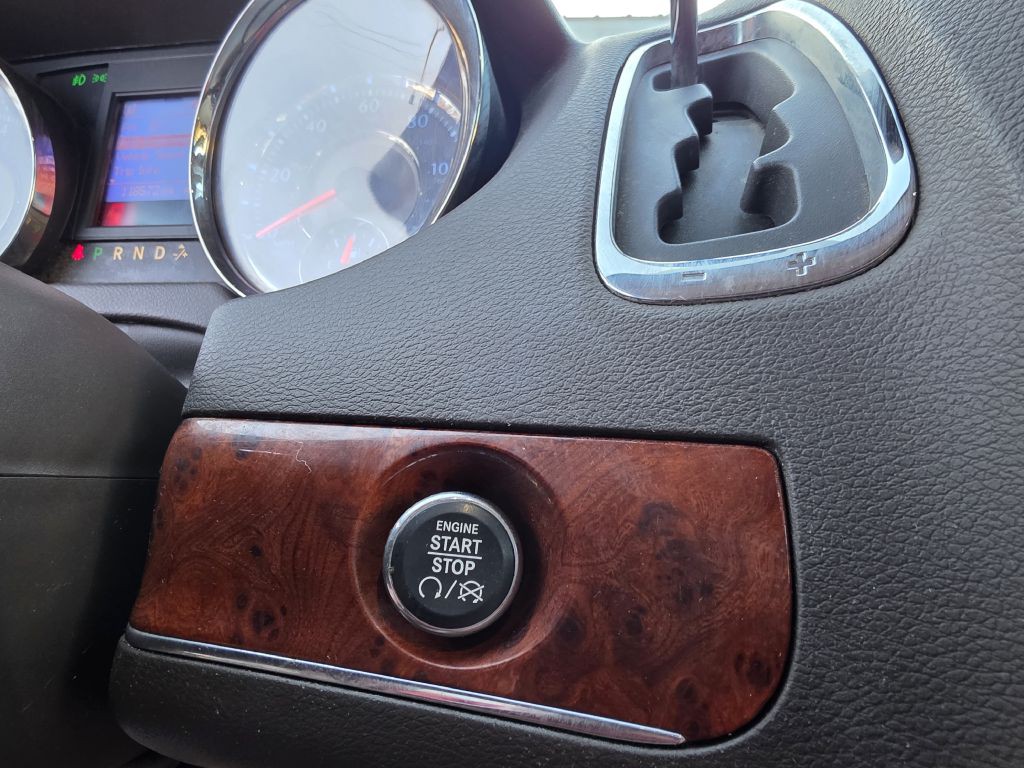 2015 Chrysler Town & Country Image 39