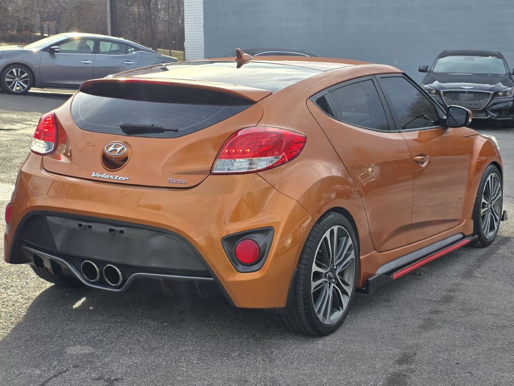 2016 Hyundai Veloster Image 8