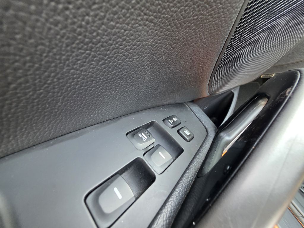 2016 Hyundai Veloster Image 23