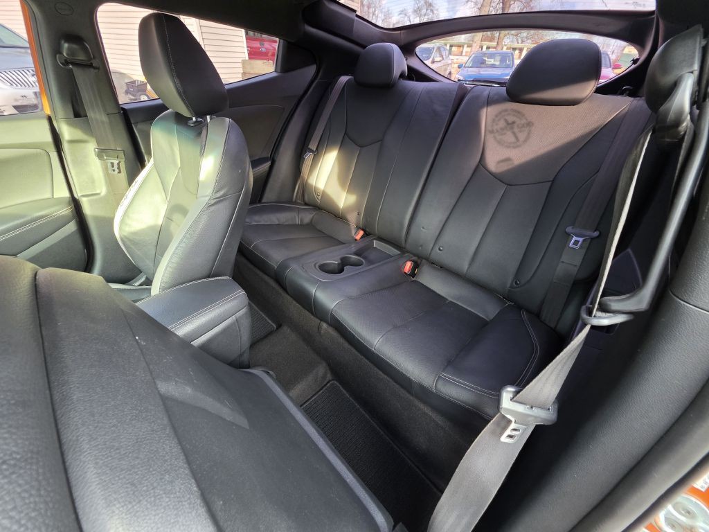 2016 Hyundai Veloster Image 25