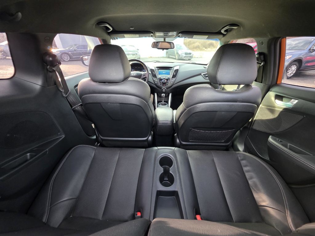 2016 Hyundai Veloster Image 27
