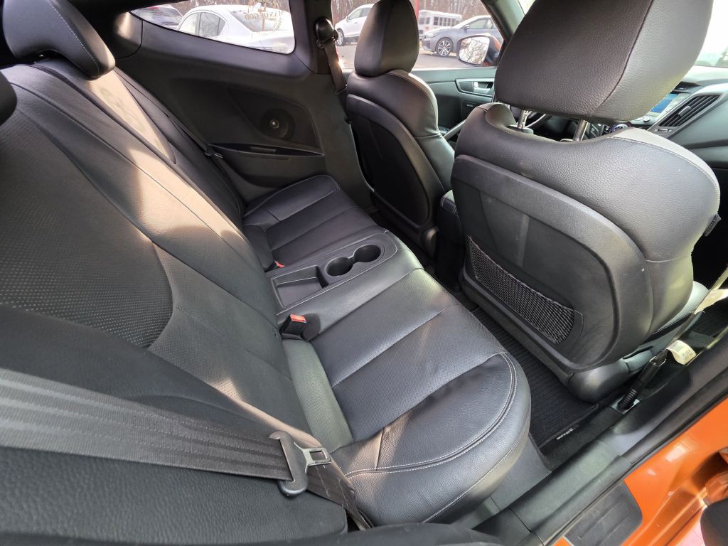2016 Hyundai Veloster Image 28