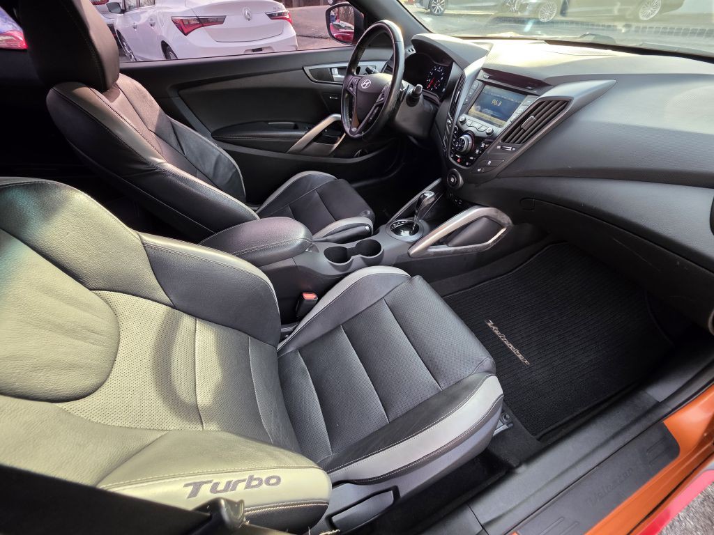 2016 Hyundai Veloster Image 29