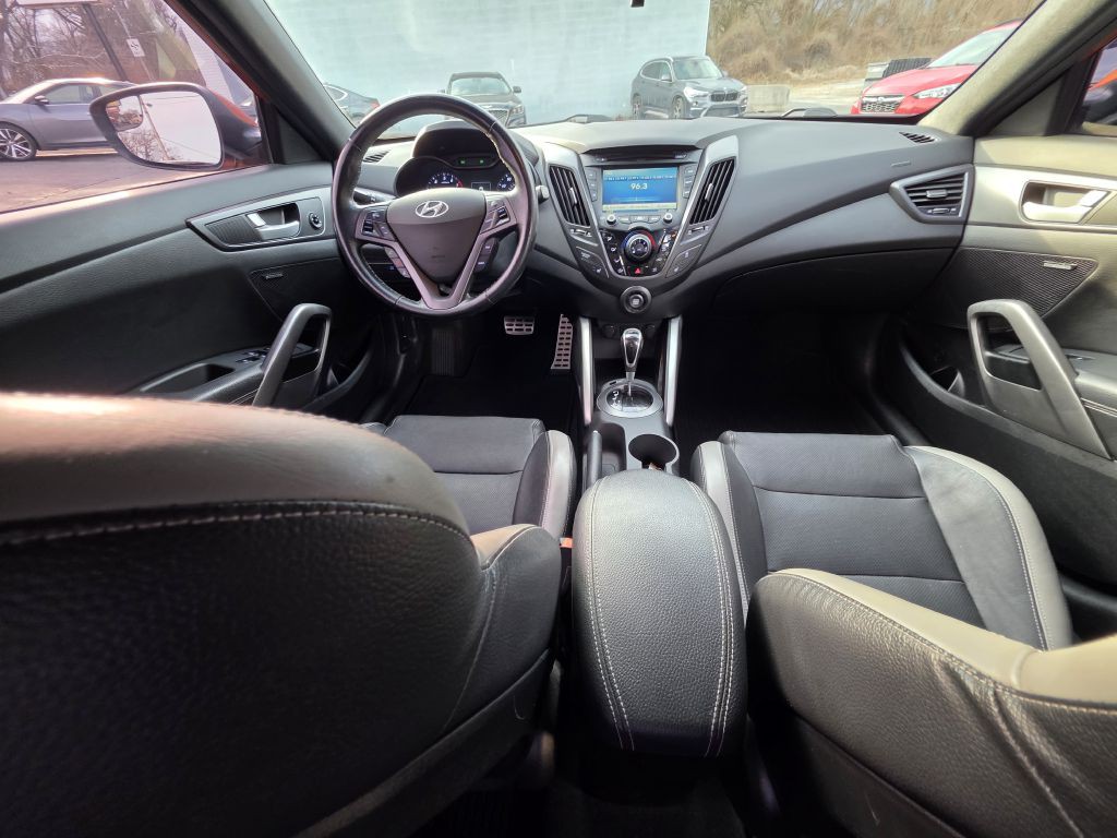 2016 Hyundai Veloster Image 31