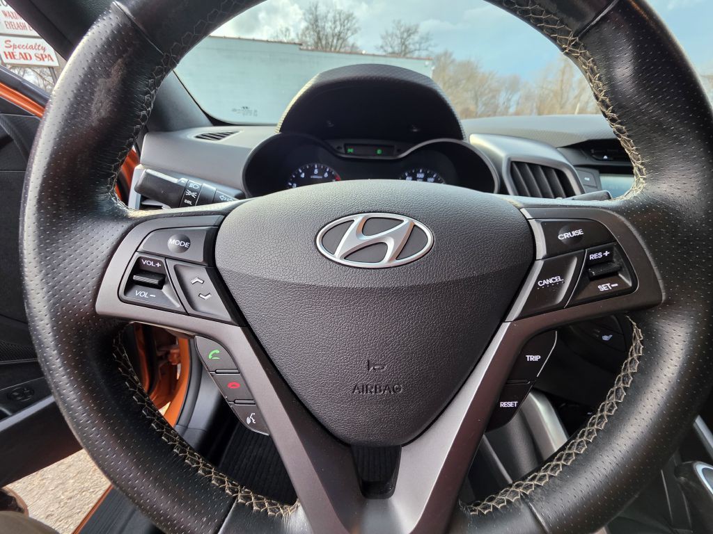 2016 Hyundai Veloster Image 37