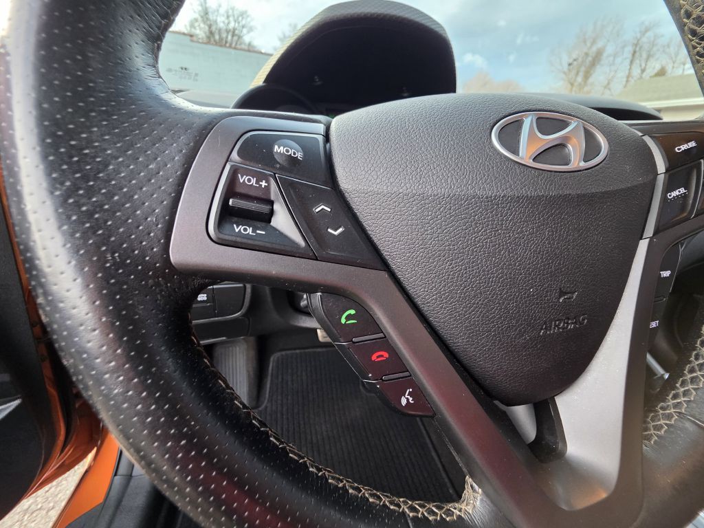2016 Hyundai Veloster Image 39