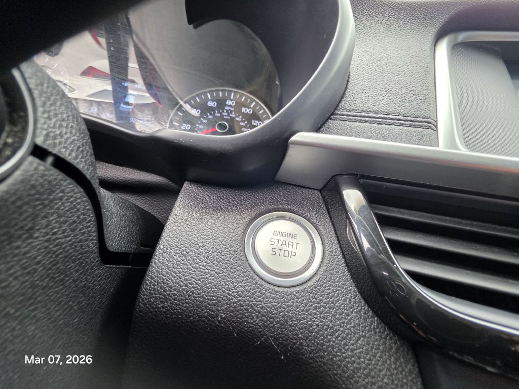 2019 Kia Optima Image 32