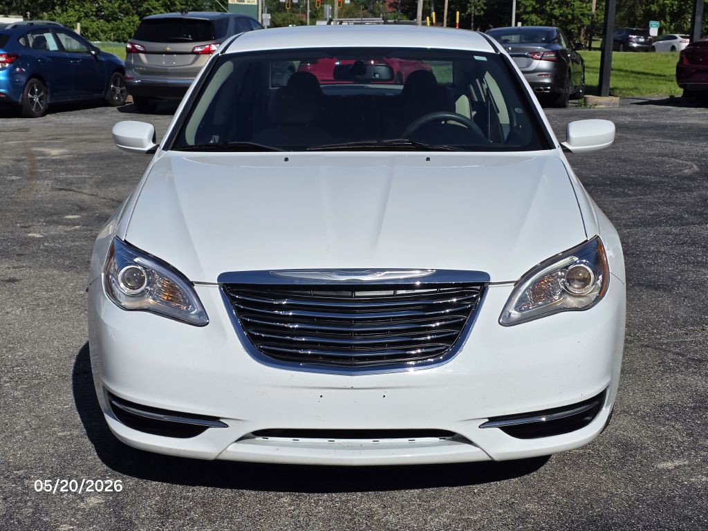 2014 Chrysler 200 Image 4