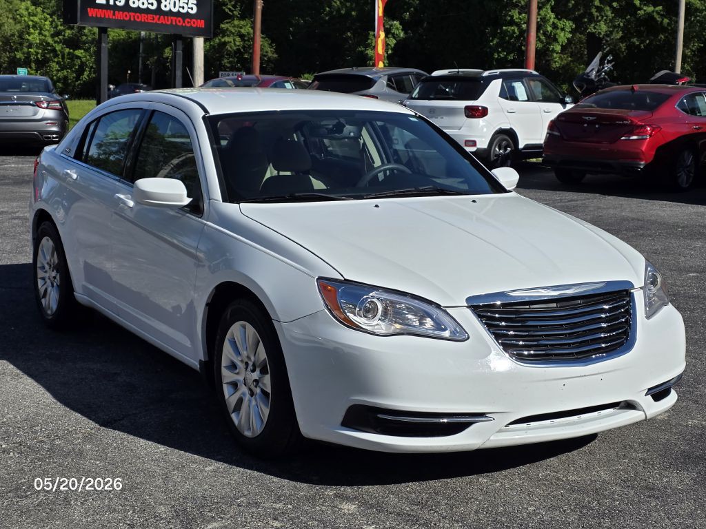 2014 Chrysler 200 Image 5