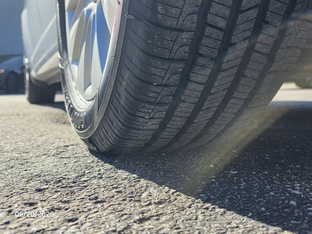 2014 Chrysler 200 Image 11