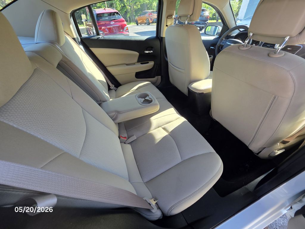 2014 Chrysler 200 Image 16