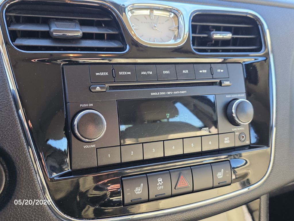 2014 Chrysler 200 Image 22
