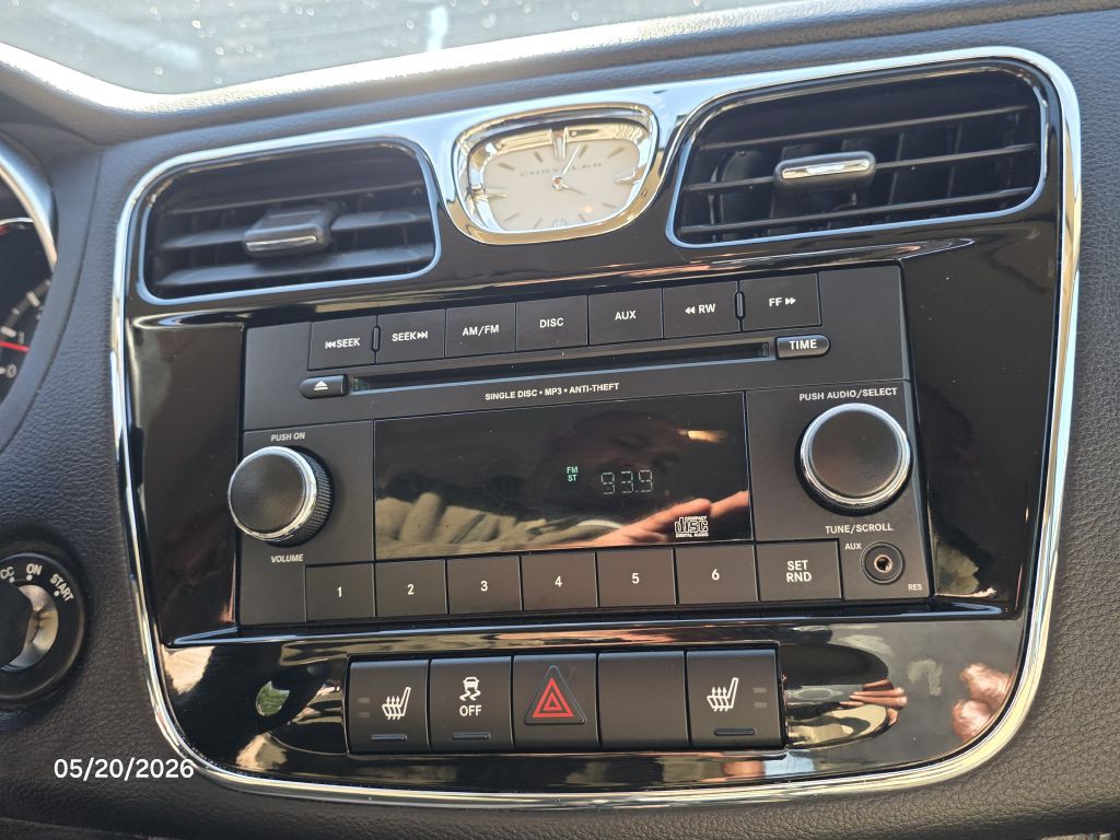 2014 Chrysler 200 Image 23