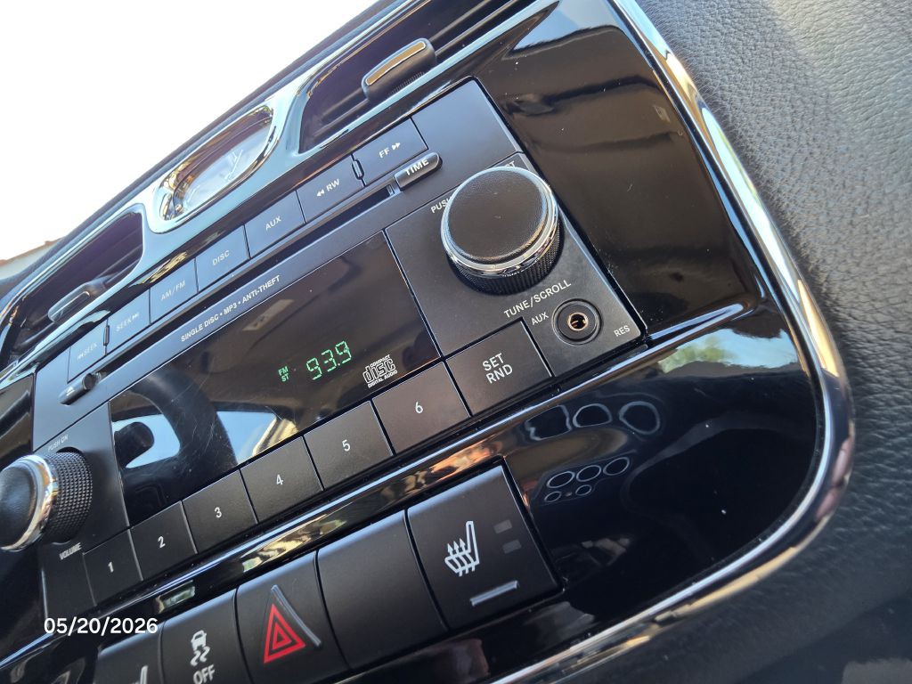 2014 Chrysler 200 Image 28
