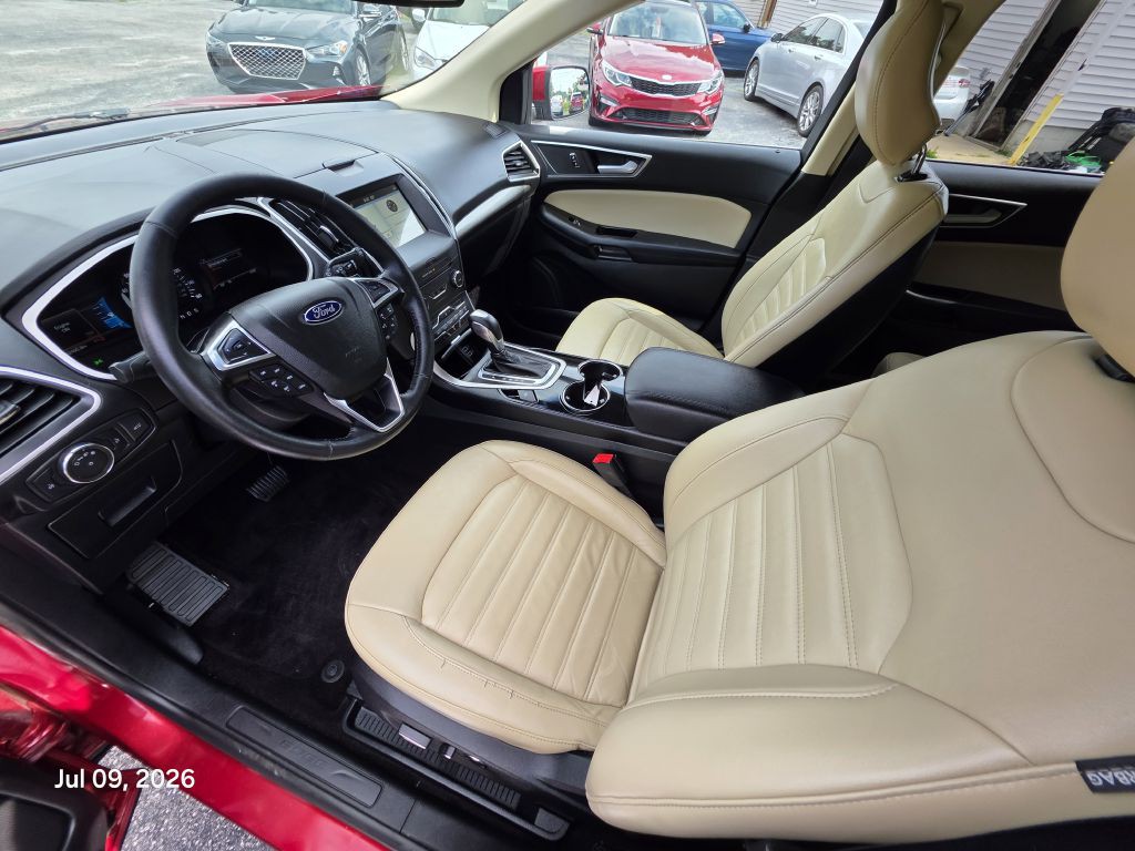 2017 Ford Edge Image 17