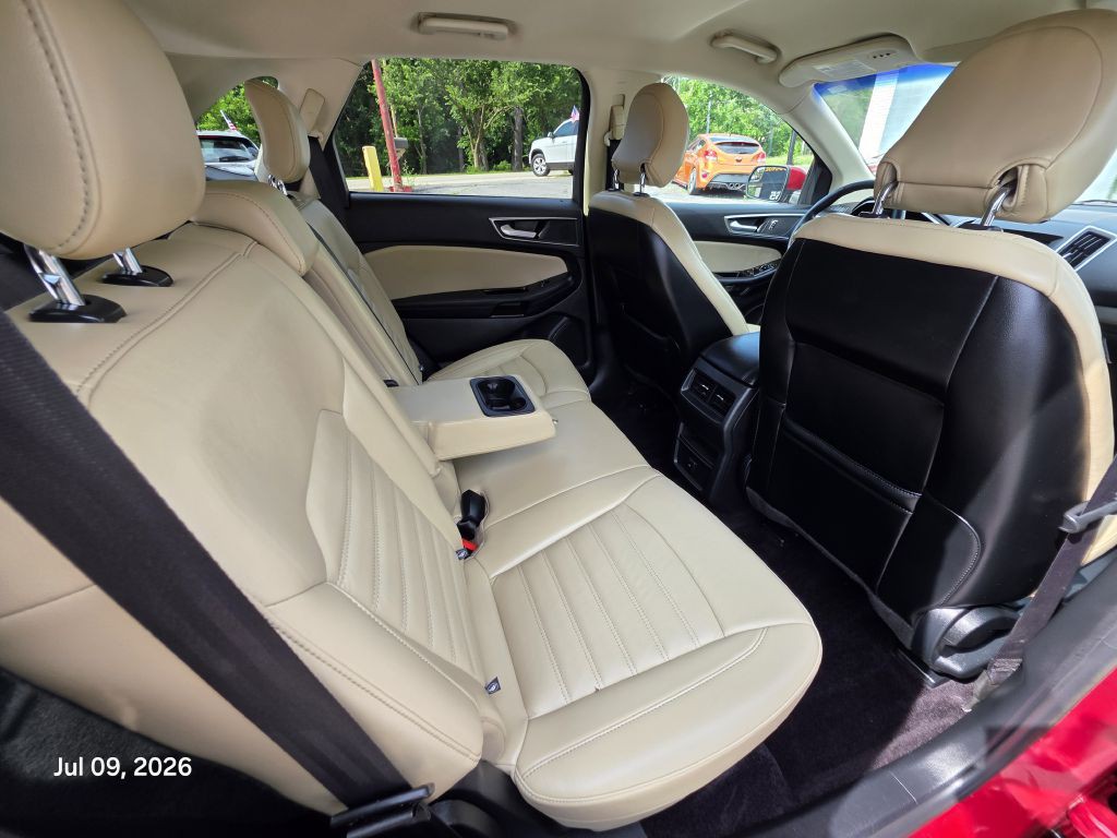 2017 Ford Edge Image 26