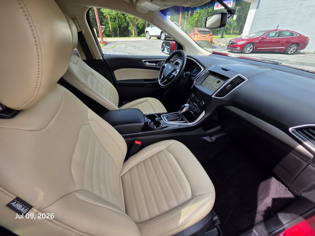 2017 Ford Edge Image 27
