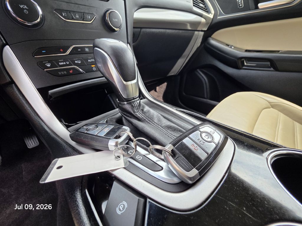 2017 Ford Edge Image 30
