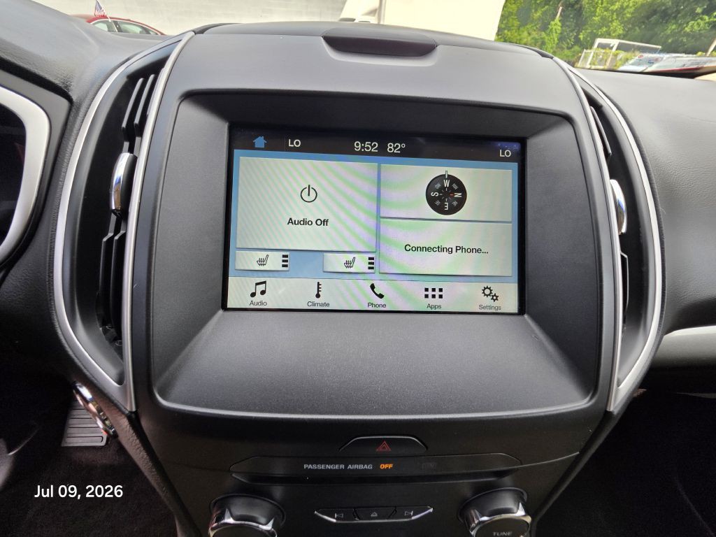 2017 Ford Edge Image 32