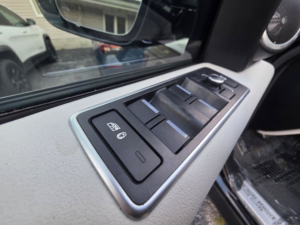 2017 Land Rover Range Rover Image 23