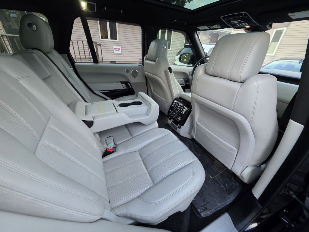 2017 Land Rover Range Rover Image 31